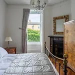 Immaculate One Bedroom Flat In The Centre 爱丁堡