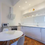 Immaculate One Bedroom Flat In The Centre *