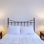 Immaculate One Bedroom Flat In The Centre 爱丁堡