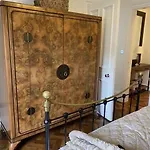 Immaculate One Bedroom Flat In The Centre