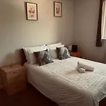 Semesterbostad Three Bedroom House Edinburg