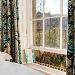 Stunning Flat, New Town, - Perfect Location Apartmán