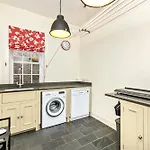 Charming With 2-bathroom And Private Entrance 아파트 에든버러