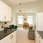 Stylish 3 Bed New Town - Traquair