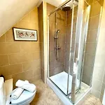 Torwood Townhouse - Superfast Wifi, Contractor Friendly With Free Parking * Edinburgh