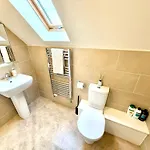 Prázdninový dům Torwood Townhouse - Superfast Wifi, Contractor Friendly With Free Parking