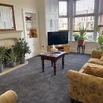 Entire Victorian House 2br - 4 Guests Apartman