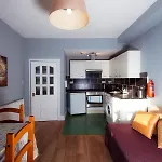 Central Edinburgh Apartment By The Castle דירה אדינבורו