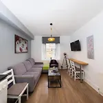 Central Edinburgh Apartment By The Castle * אדינבורו
