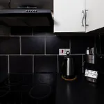 Central Edinburgh Apartment By The Castle *