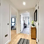 Lovely 1-bedroom Unit Near Castle Edimburgo