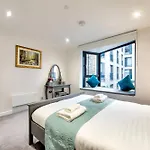 Lovely 1-bedroom Unit Near Castle *