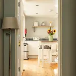 Gorgeous 3 Bed House Free Parking & Garden