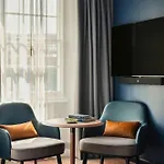W Otel 5*
