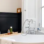 Melville Street Townhouse Daire