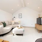 Argyl - The Foundry, A Bright One Bedroom House With Balcony Эдинбург