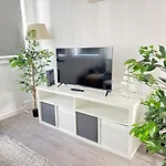 Spacious 2br By Portobello Apartament *