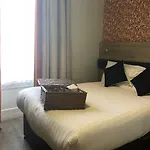 Hotel apartamentowy Cairn & Edynburg