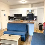 Cairn & Hotel apartamentowy Edynburg