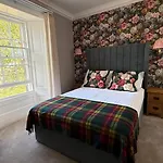 Armadillo Guest House- Adults Only *