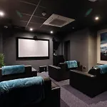 For Students Only - Buccleuch Street In Apartment