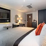 Hill Place 4*