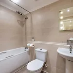 Fountain Court - Harris 4*