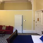 فندق ثيسل إدنبرة