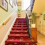 Cumberland Hotel