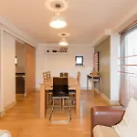 Modern Flat In The Middle Of Old Town Edinburgh
