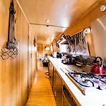 - Houseboats Bateau-hôtel Édimbourg
