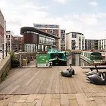Botel - Houseboats