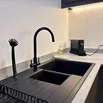 Stylish 1 Bed Centre