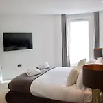 Luxurious - Sleeps 6