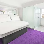 מלון Yotel 4*