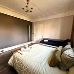 Immanuel House - Modern Luxury Victorian 1872 - Free Parking & Superfast Fibre Optic Wifi Apartment