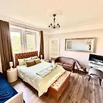 Immanuel House - Modern Luxury Victorian 1872 - Free Parking & Superfast Fibre Optic Wifi Apartment Edinburgh