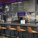 Hotel Moxy 4*