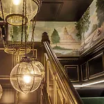 Hotel 100 Princes Street Edinburgh