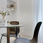 Stylish 1 Bed Centre 아파트 *