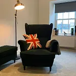 Modern Loft Style In Converted Church מלון אדינבורו