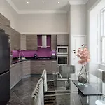 Castle - The Address Apartment Edinburgh