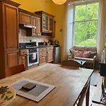 Classic Flat In The Heart Of Morningside Apartman Edinburgh