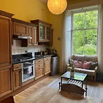 Classic Flat In The Heart Of Morningside Apartman Edinburgh