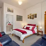 Appartement Spacious And
