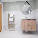 2-bedroom With Free Parking And Stunning Views Lägenhet