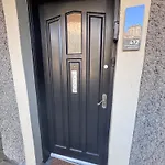Joivy Stylish Castle View Flat With Balcony *