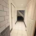 Dreghorn House 5 B-rooms 9 Beds 3 Toilets 2 Showers,1 Bath 2 Receiption Secure Free Parking 233 Wifi * إدنبرة