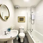 Grindlay St - Fantastic 2br In Theatre District * 爱丁堡