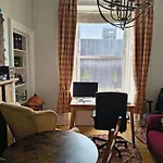 아파트 Charming Flat For Couples & Families *
